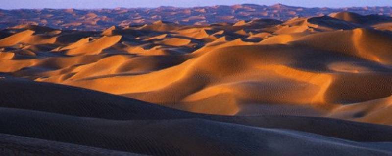 塔克拉玛干沙漠面积（塔克拉玛干沙漠面积是多少）