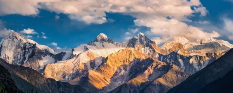 新疆最高的山峰 新疆最高的山峰是哪一座