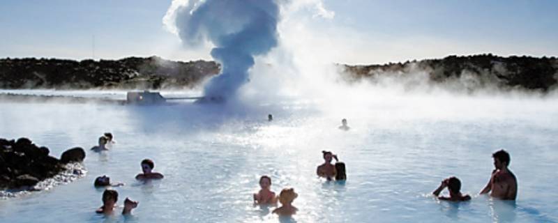 冰岛上有温泉吗（冰岛为什么那么多温泉）