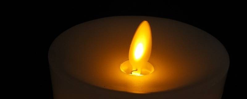 蜡烛的精神品质 蜡烛的精神品质以及给人的启示