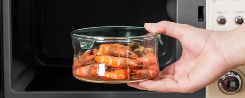 打包盒可以放微波炉加热吗（塑料打包盒可以放微波炉加热吗）