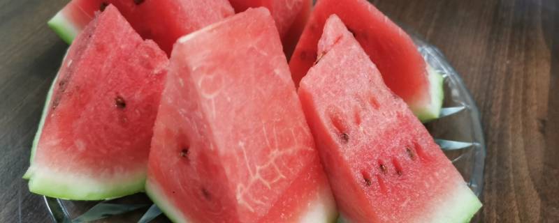 切开的西瓜可以放多久 在空调房里,切开的西瓜可以放多久