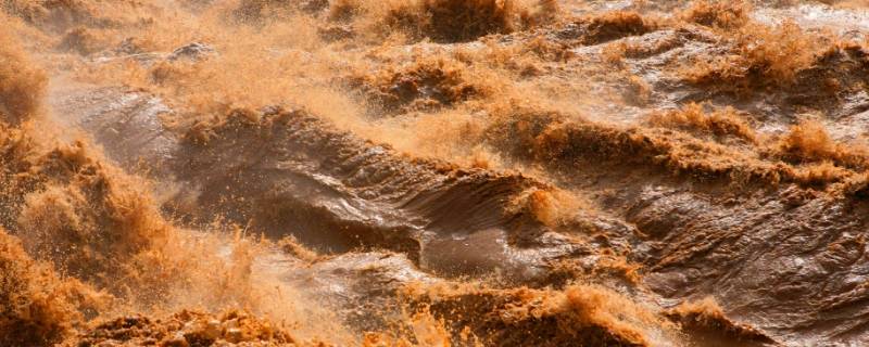 描写黄河的诗句（描写黄河的诗句及赏析）