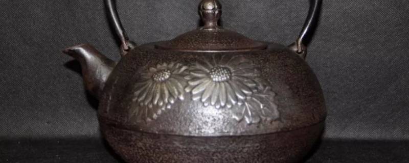 铁壶如何除锈（铁壶如何除锈味）