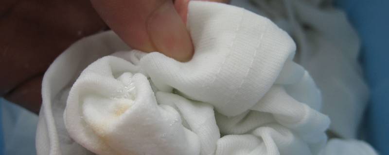 樱桃水弄到白衣服上怎么洗 白衣服弄到樱桃汁怎么洗