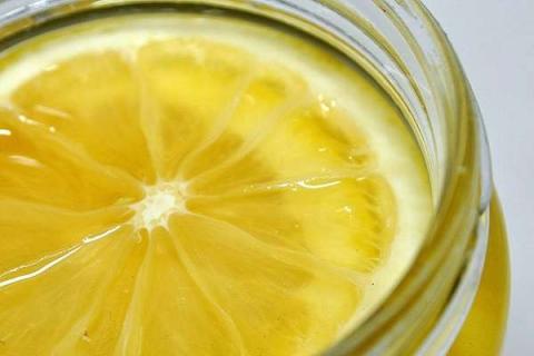 柠檬蜂蜜水一般能放多久（柠檬蜂蜜水一般能放多久不变质）
