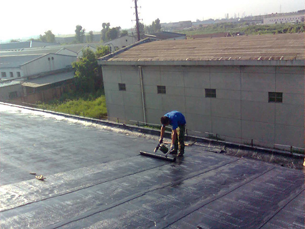 旧房屋顶怎么修补 屋顶漏雨要及早修补