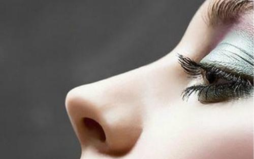 鼻子出血是什么原因 鼻子出血是什么原因怎么止血