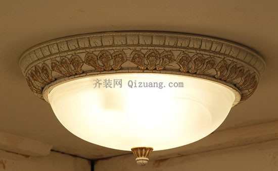 吸顶灯安装技巧，其实并不难（吸顶灯安装技巧,其实并不难用）
