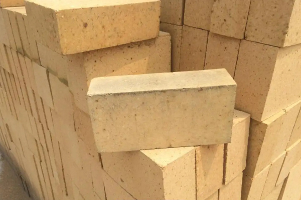 保温砖和耐火砖的区别 保温砖和耐火砖的区别在哪里