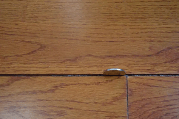木地板为什么会出现缝隙 木地板为什么会有缝隙
