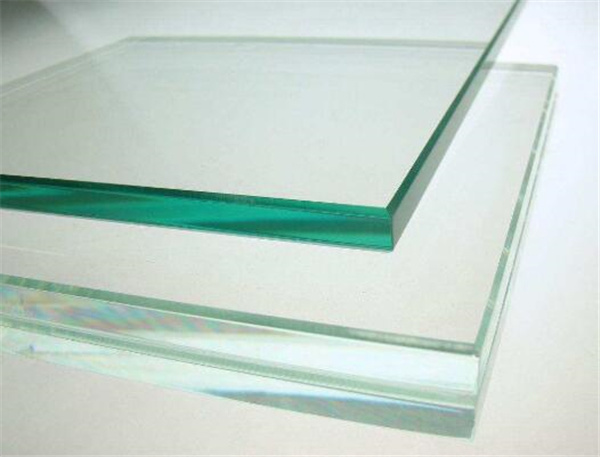 钢化与普通玻璃的区别（钢化与普通玻璃的区别在哪）