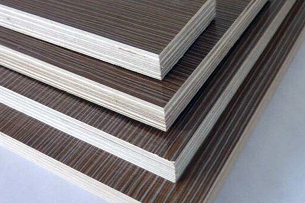 实木颗粒板和实木多层板哪个好（实木颗粒板和实木多层板哪个好图片）