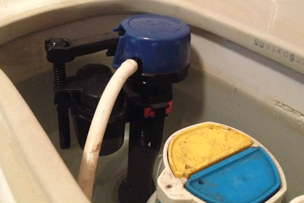 马桶水箱进水阀一直流水怎么办 马桶箱进水阀一直进水