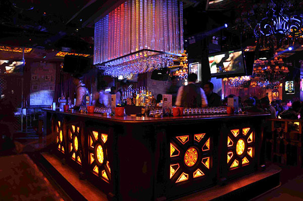 特色小酒吧装修设计（小酒吧装饰设计）