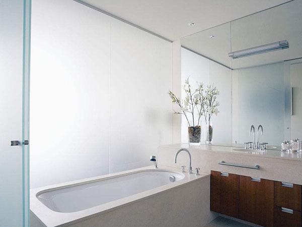 浴室玻璃易结水垢 如何清洁玻璃水垢就成了难题 