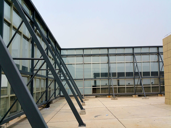 女儿墙的作用是什么 女儿墙的高度有没有标准 女儿墙的作用是什么 女儿墙的高度有没有标准