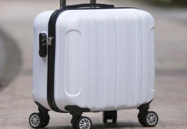 飞机行李箱多大不用托运 20寸箱子不让上飞机 *托运行李箱多少寸