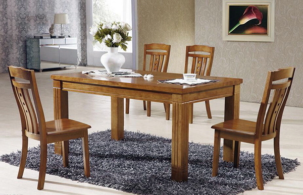 实木餐桌优点简析 让家居更大气