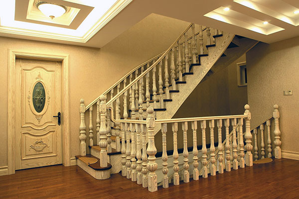 实木楼梯的保养妙招有哪些 实木楼梯保养清洁的方法