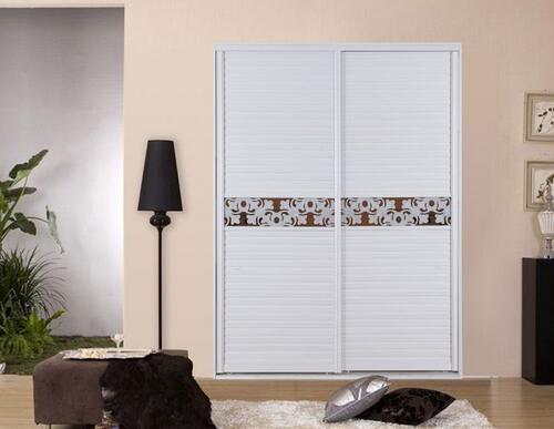 定制移门衣柜（定制移门衣柜滑轮哪种好）