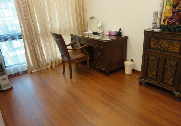 柚木地板怎么选购（柚木地板怎么选购尺寸）