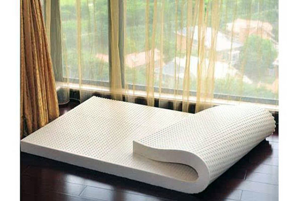 长期睡乳胶床垫的危害 乳胶床垫对腰椎好不好