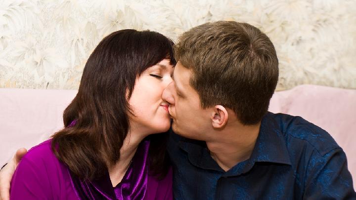 女人出现性冷淡应该怎么办 女人出现性冷淡的注意事项