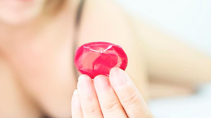 不易受孕的体位有哪些 不想怀孕的夫妻可以用这几个姿势 不易受孕的体位有哪些 不想怀孕的夫妻可以用这几个姿势