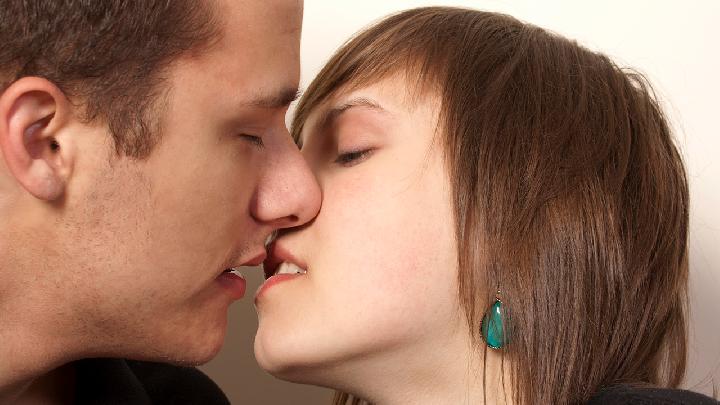 哪些情形会导致男性性欲低下?男性性功能提升的方式是什么 哪些情形会导致男性性欲低下?男性性功能提升的方式是什么