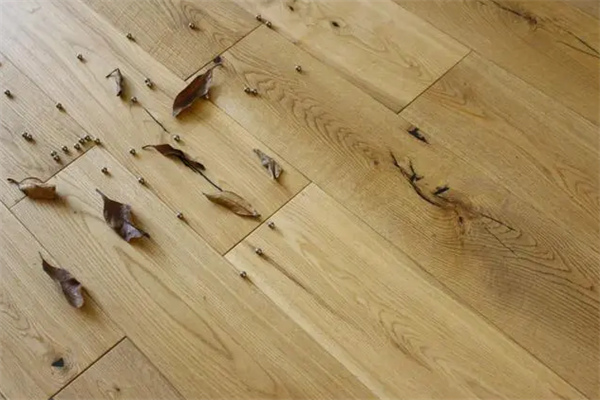 木蜡油地板优缺点是什么（木蜡油地板优缺点是什么呢）
