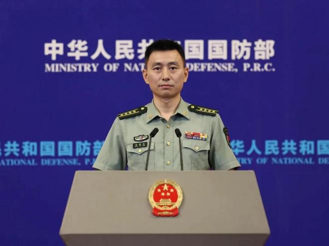 新任国防部新闻发言人张晓刚亮相 就近期涉军问题答记者问