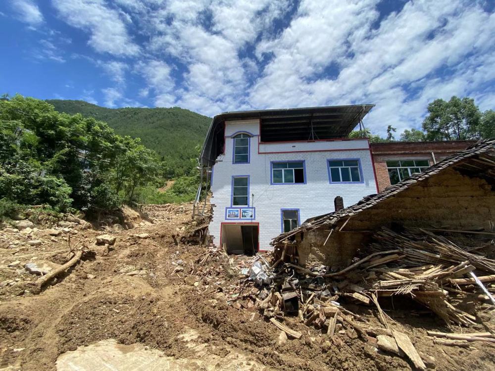   重庆万州洪涝地质灾害已致17人死亡、2人失踪