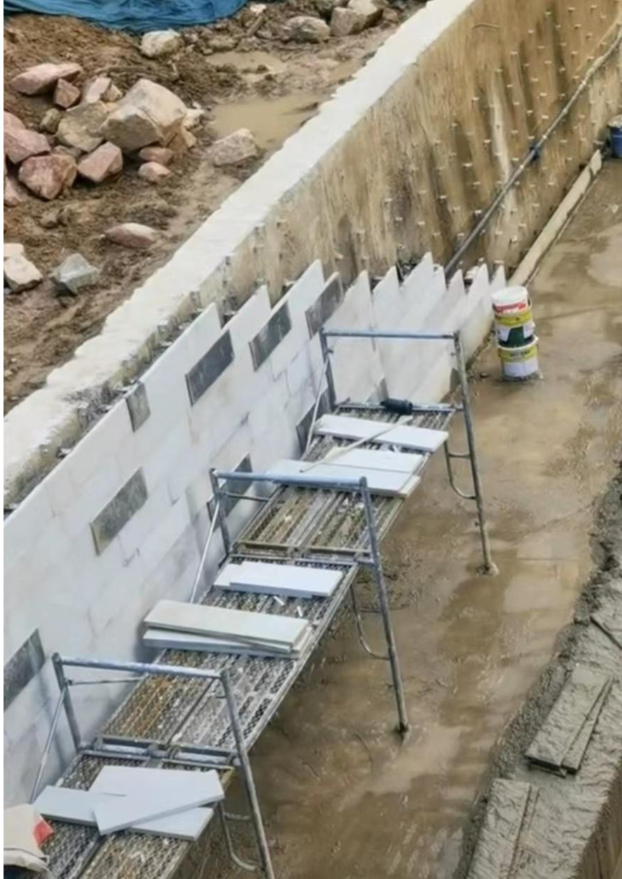  网曝“郑州花34亿给河道干挂大理石砖”当地城乡建设局：已关注到质疑声音，正开会讨论