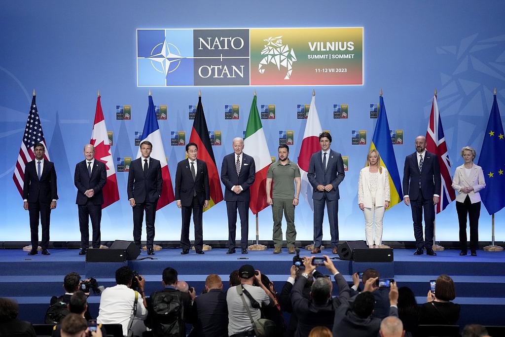 北约峰会落幕：对乌安全承诺成主角，泽连斯基表态引西方不满