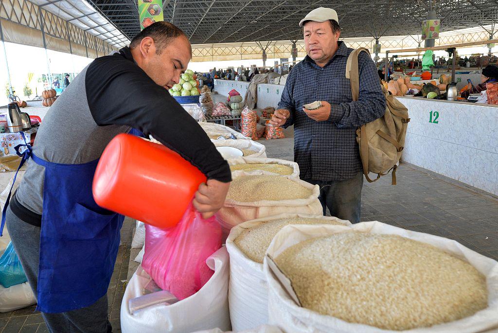 印度禁令引发全球大米价格大幅上涨后，俄罗斯、阿联酋收紧大米出口