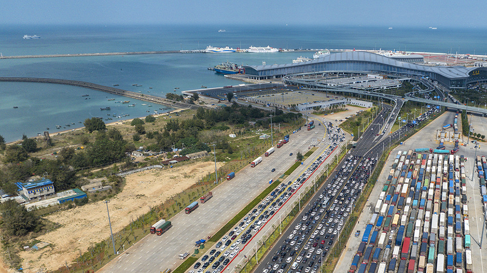 “琼州海峡跨海通道”议论再起，海南回应：可行性有待论证